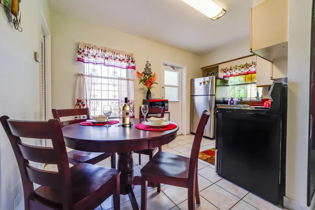 Beach Chairs, Good Kitchen, Strong Wifi On 14Th Ave フォート・ローダーデール エクステリア 写真